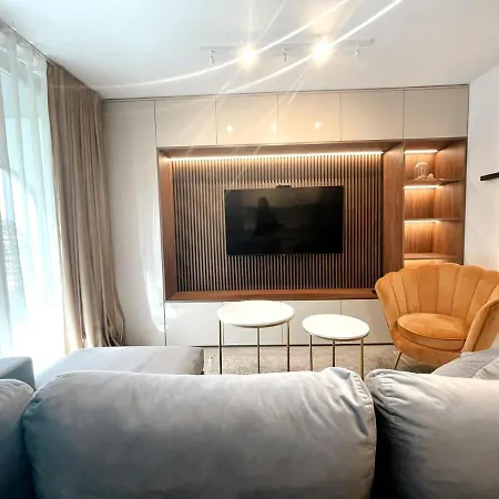 Appartement In Central With Private Parking