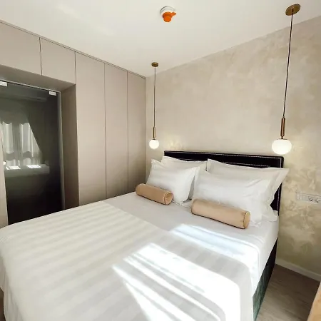 In Central With Private Parking *