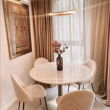 Apartment In Central With Private Parking