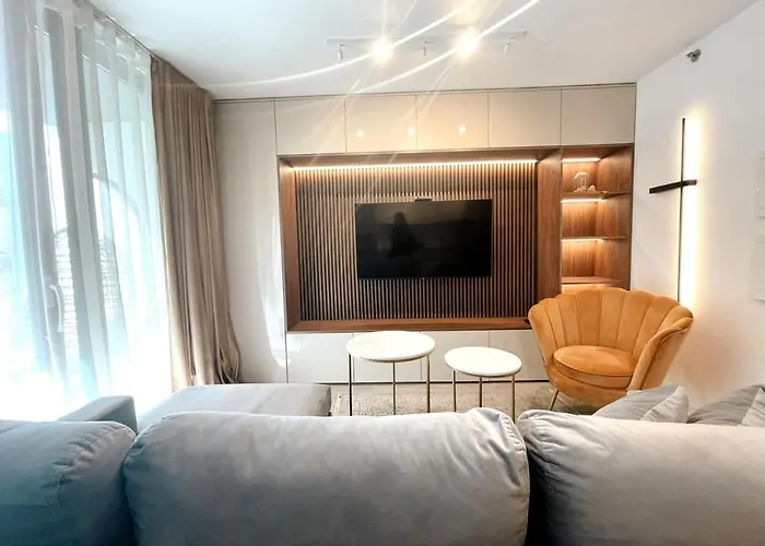 Appartamento In Central With Private Parking