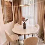 Apartman In Central With Private Parking